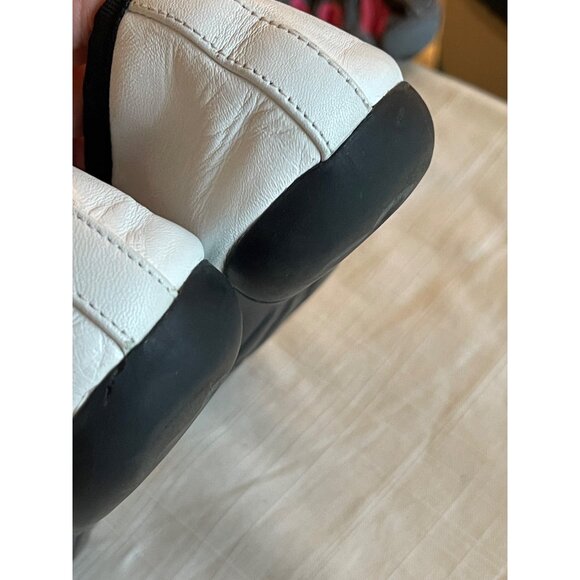 Paul Mayer flat wing tip slip on women's shoe black white size 8 excellent - Picture 8 of 8